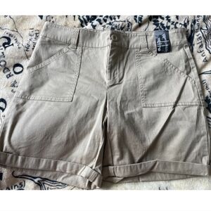 NWT New York & Company Size 6 The Hampton Short Tan/Khaki